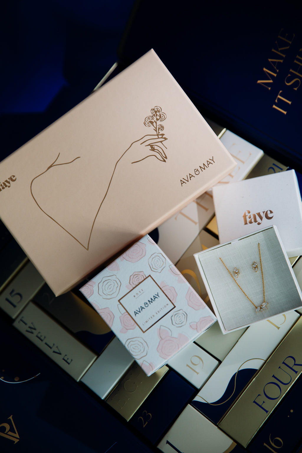 PV Adventskalender Gold x Ava&May Box